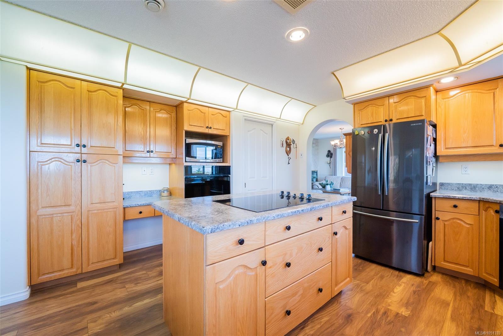 6257 Mystic Way — listing photo 11 of 38