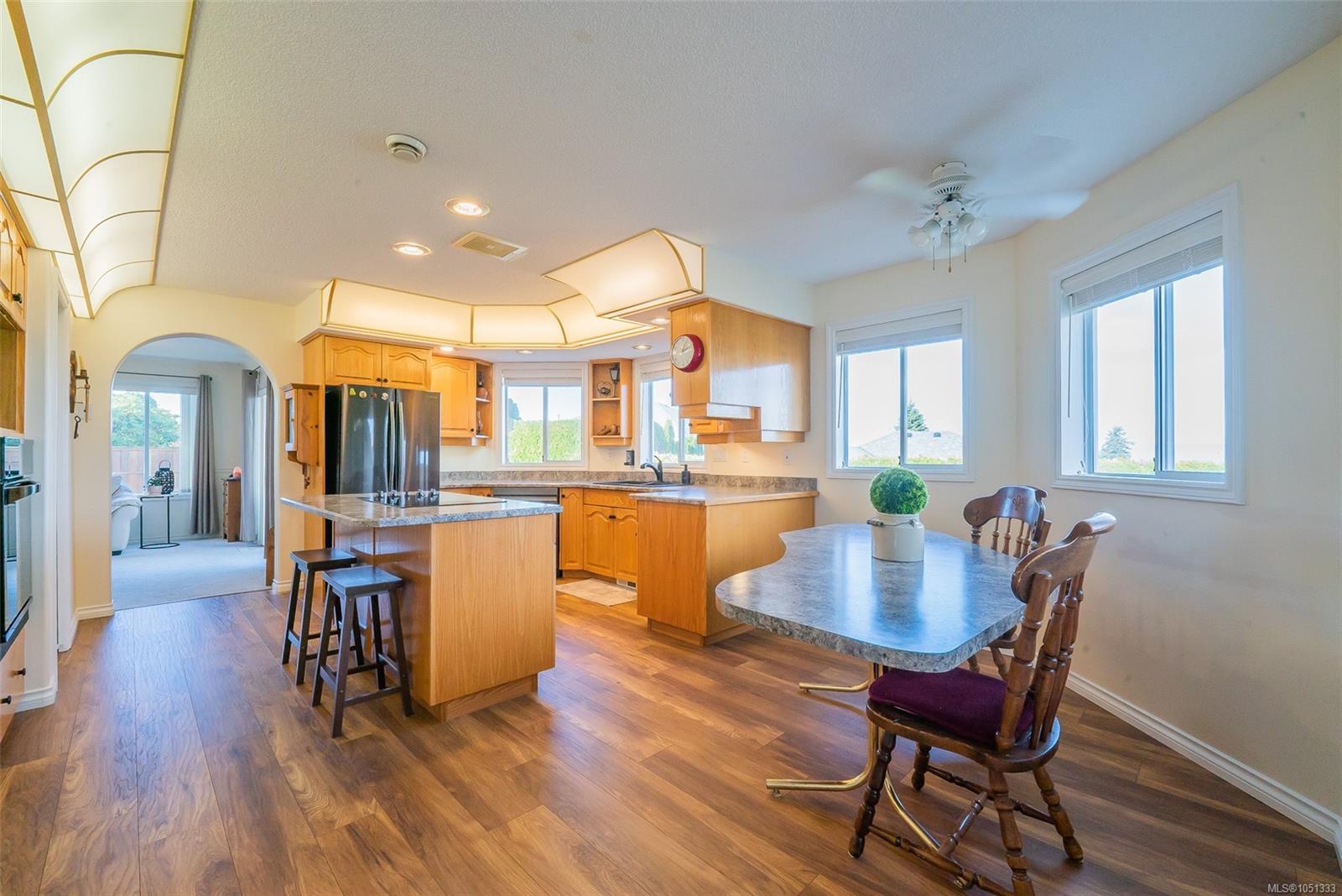6257 Mystic Way — listing photo 14 of 38
