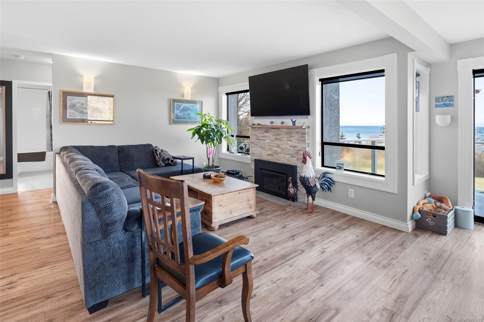 4537 Otter Point Rd — listing photo 11 of 99