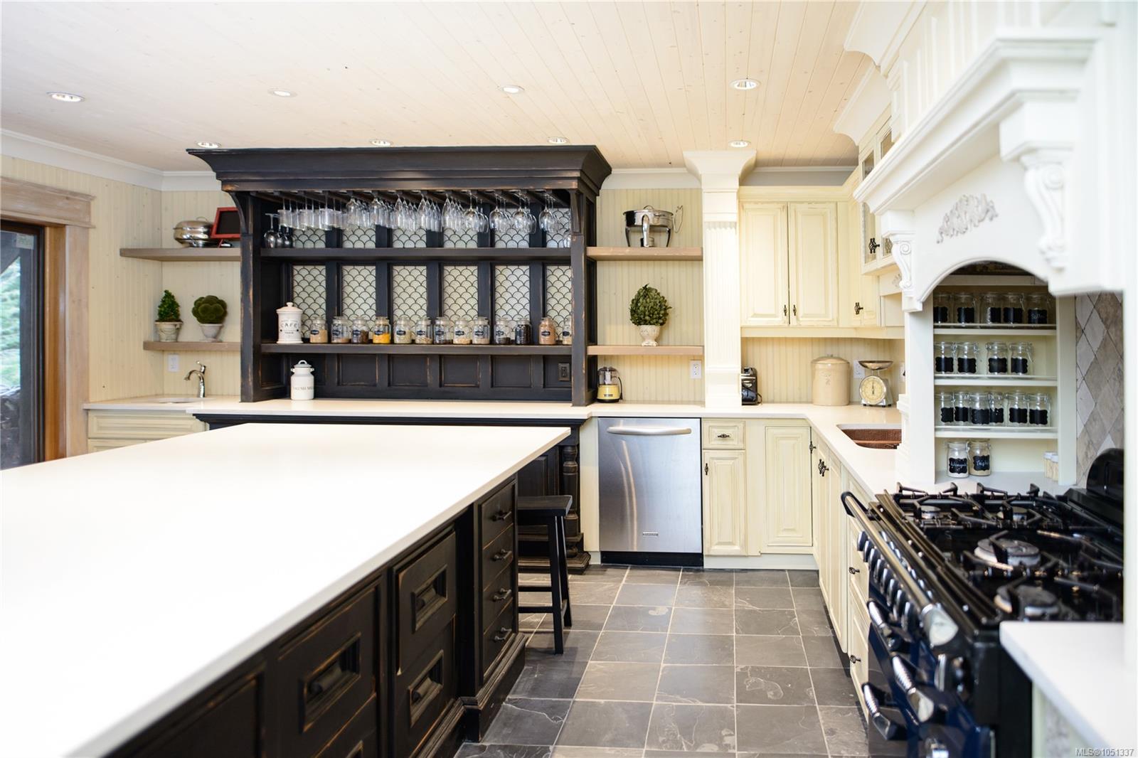 4573 Prospect Lake Rd — listing photo 9 of 59