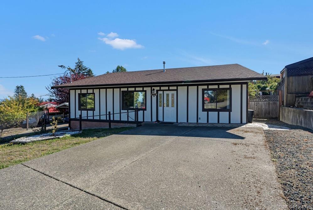 3234 Douglas St — listing photo 12 of 82
