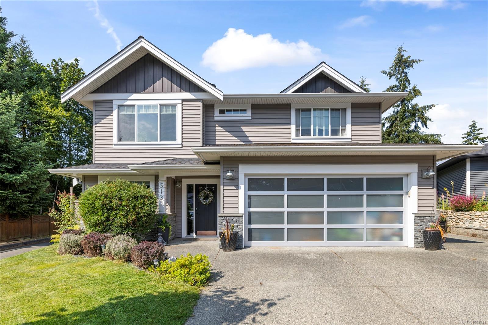 $950,000 - 513 Martina Way<br>Nanaimo, British Columbia, V9T 0E2