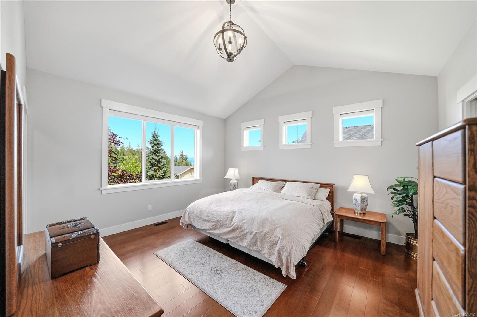 3861 Creekside Dr — listing photo 6 of 37