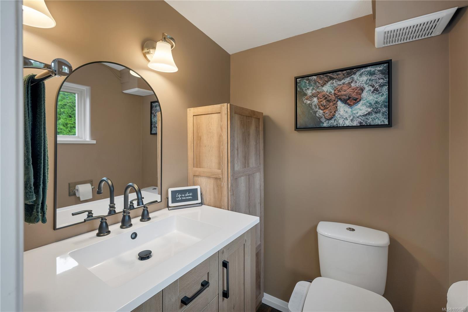 81-5250 Beaver Harbour Rd — listing photo 5 of 21