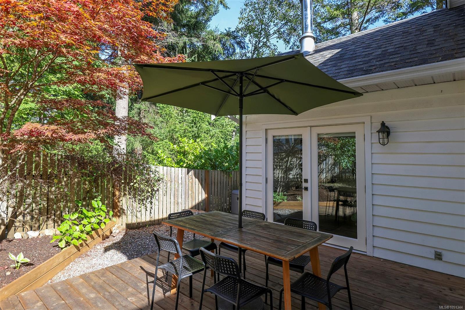 1285 Hurford Ave — listing photo 4 of 40
