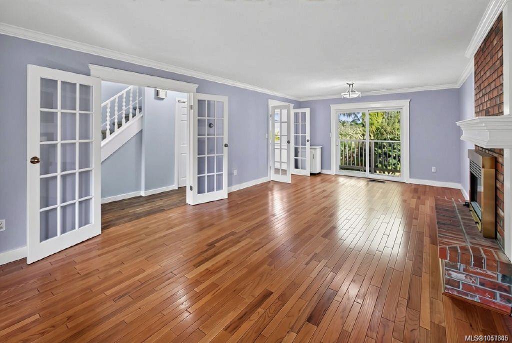 3961 Reynolds Crt — listing photo 6 of 52