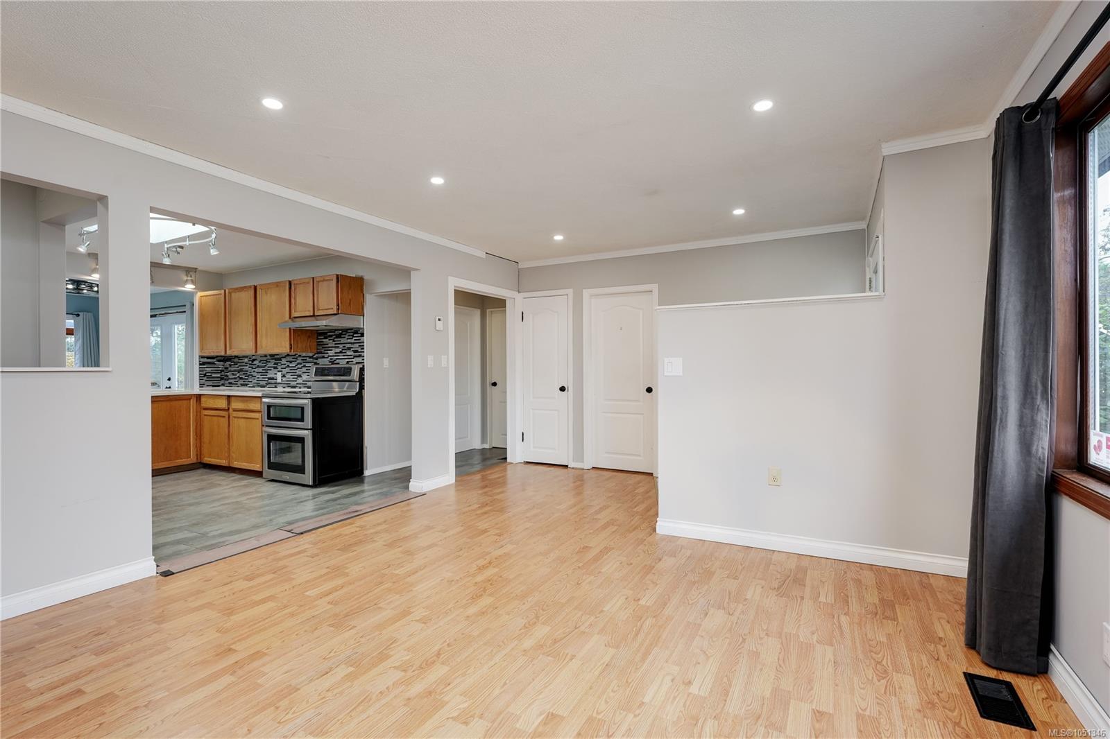 6729 Grant Rd — listing photo 7 of 37