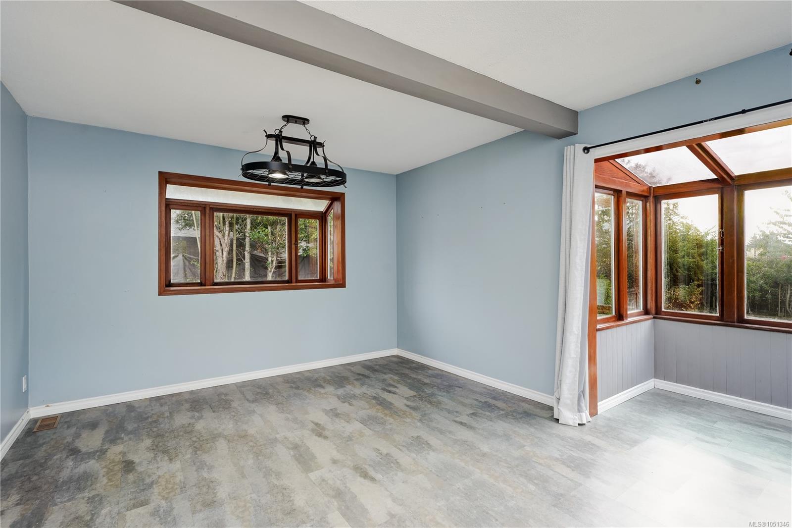 6729 Grant Rd — listing photo 8 of 37