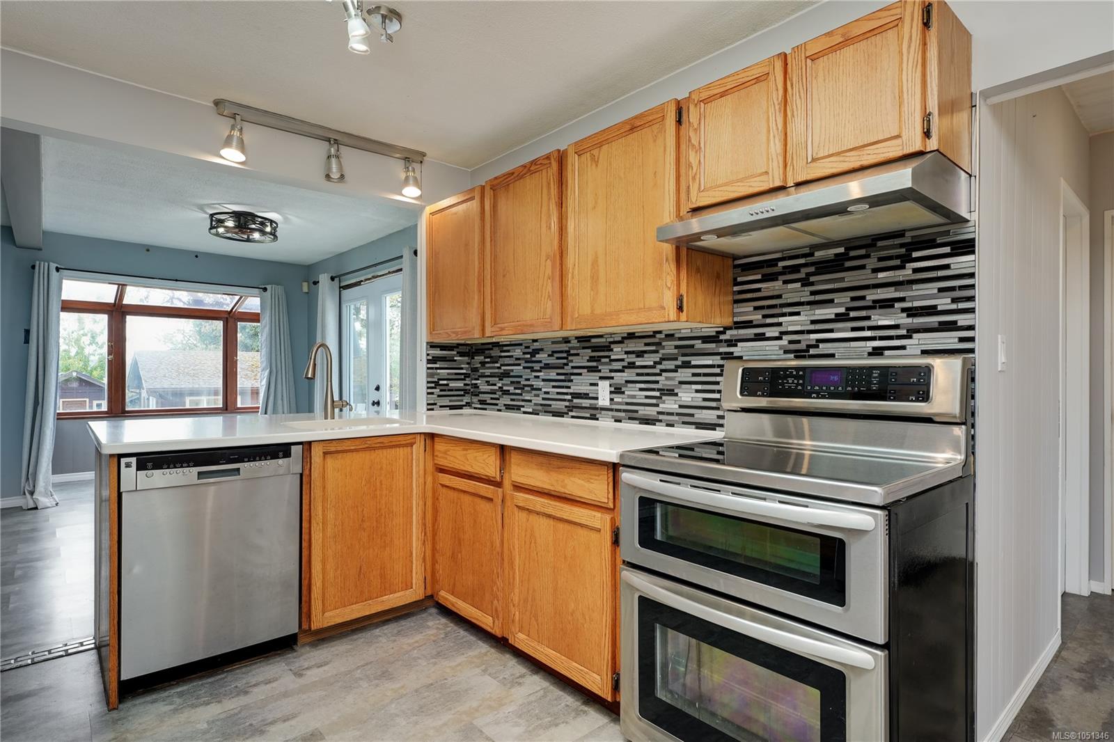 6729 Grant Rd — listing photo 10 of 37