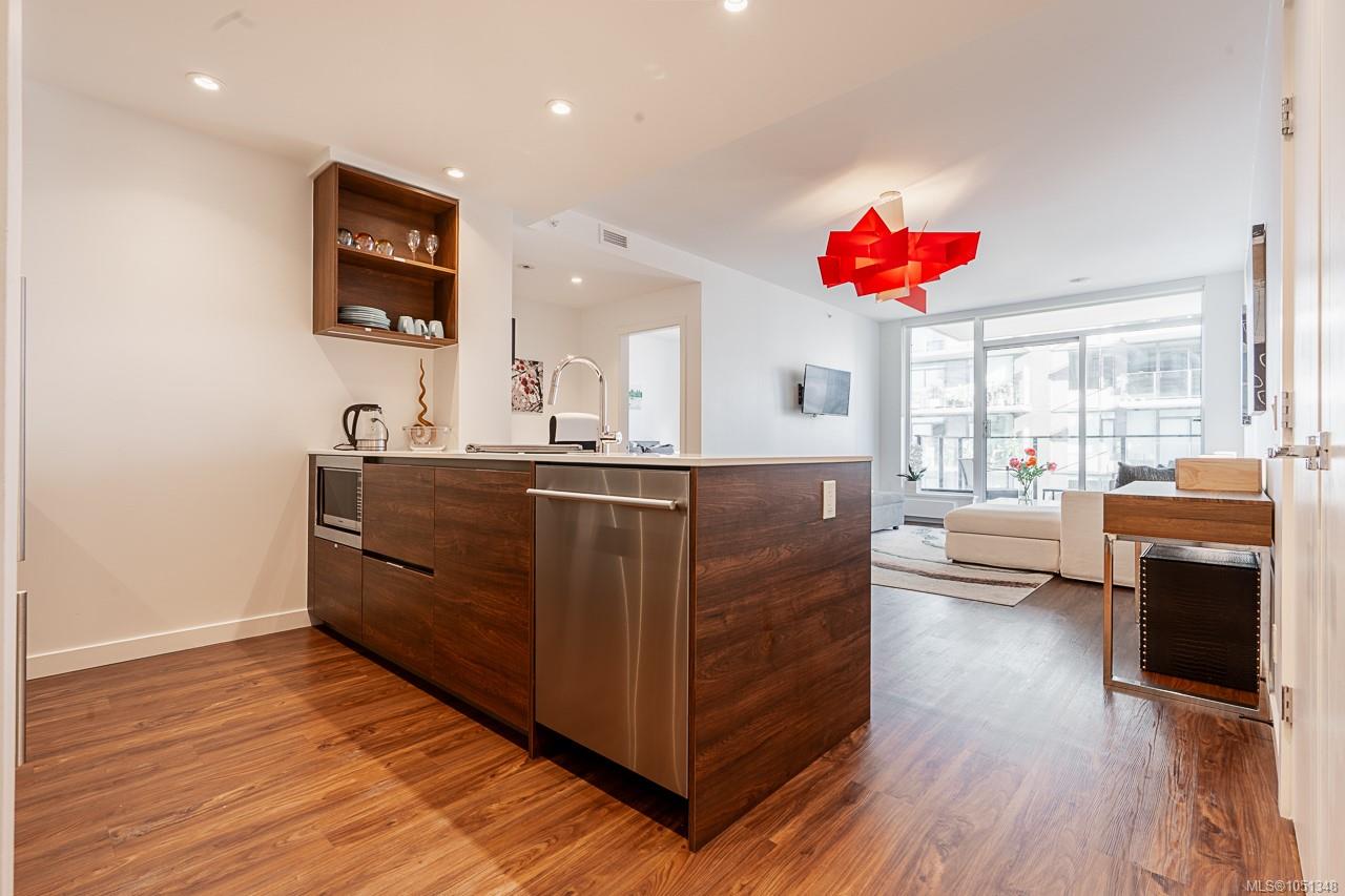 604-369 Tyee Rd — listing photo 2 of 40