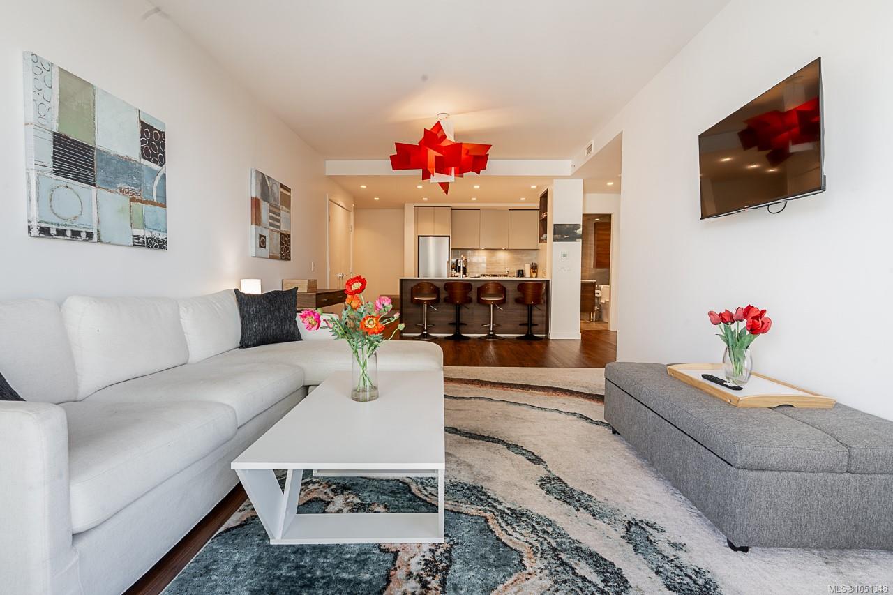 604-369 Tyee Rd — listing photo 3 of 40