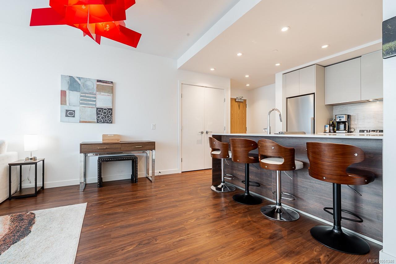 604-369 Tyee Rd — listing photo 8 of 40