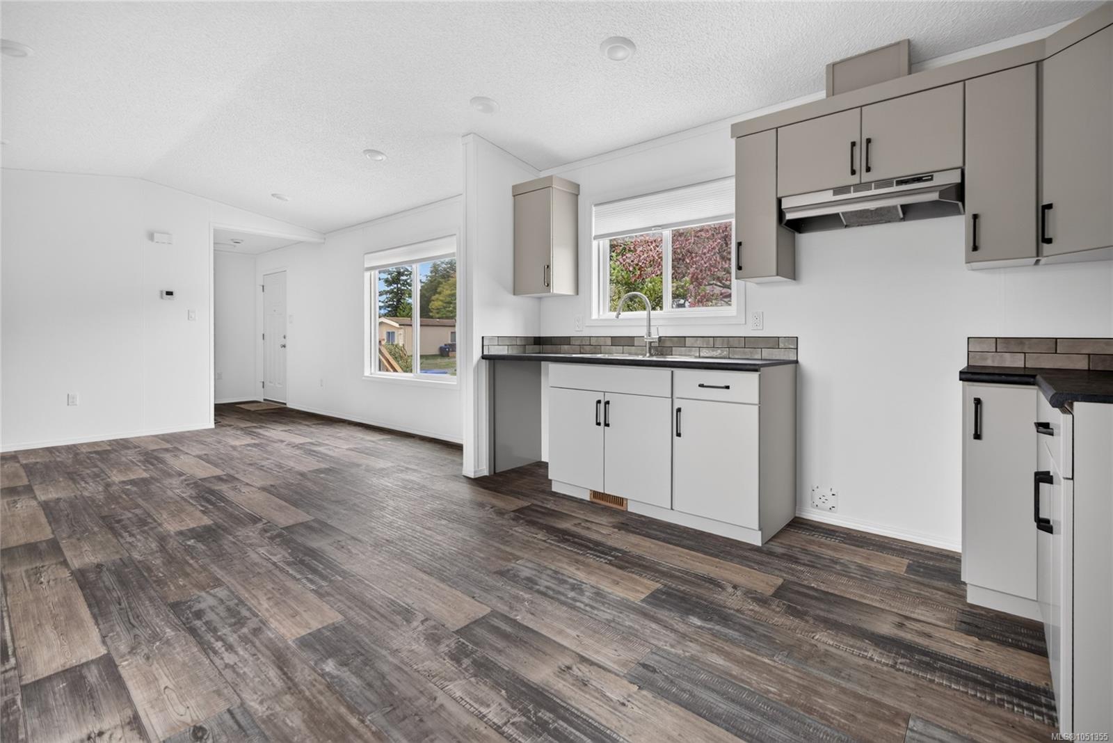 2104 Pemberton Pl — listing photo 14 of 46