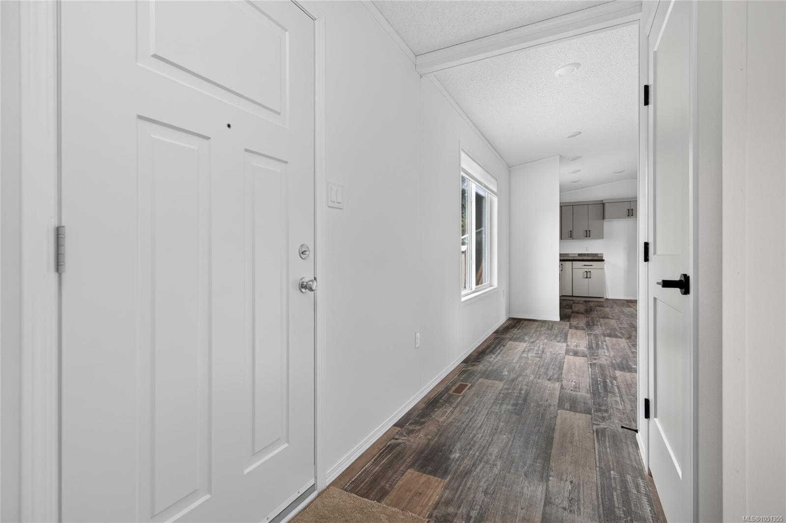 2104 Pemberton Pl — listing photo 7 of 46