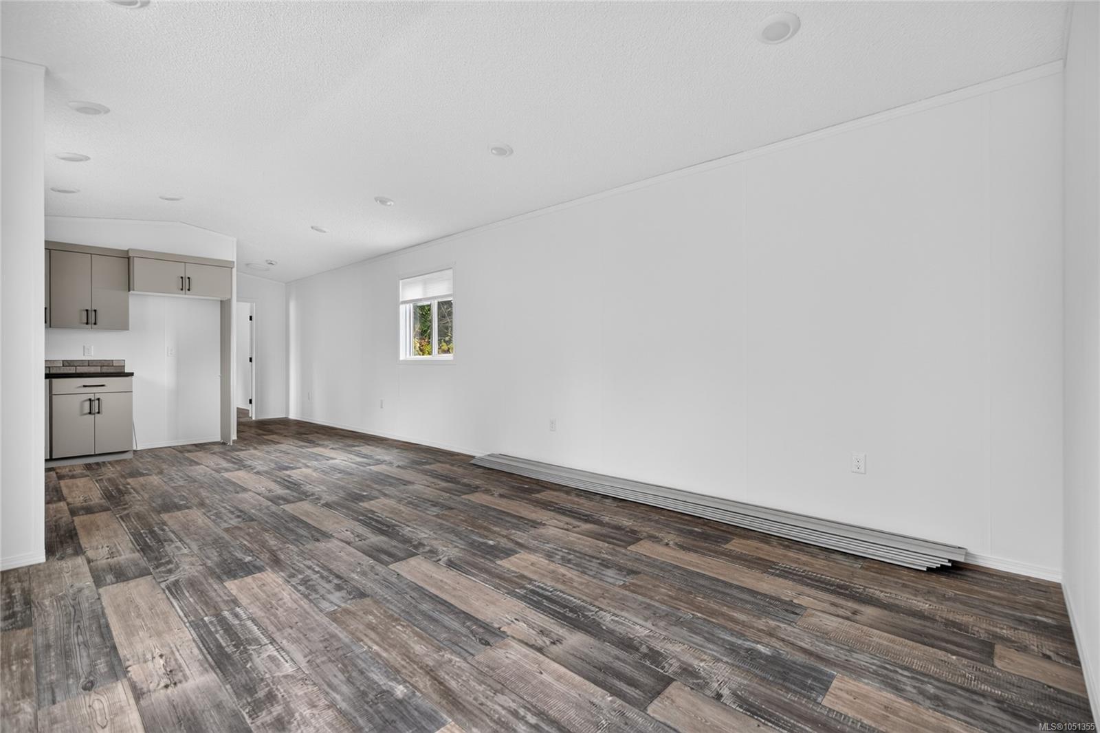 2104 Pemberton Pl — listing photo 8 of 46