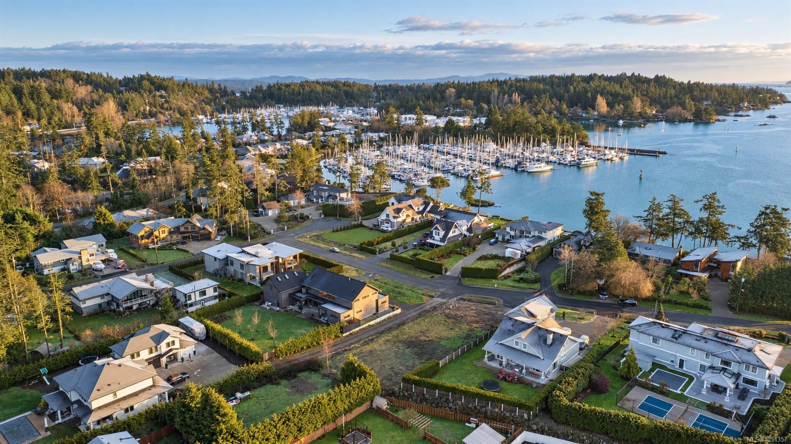 10724 Bayfield Rd, North Saanich