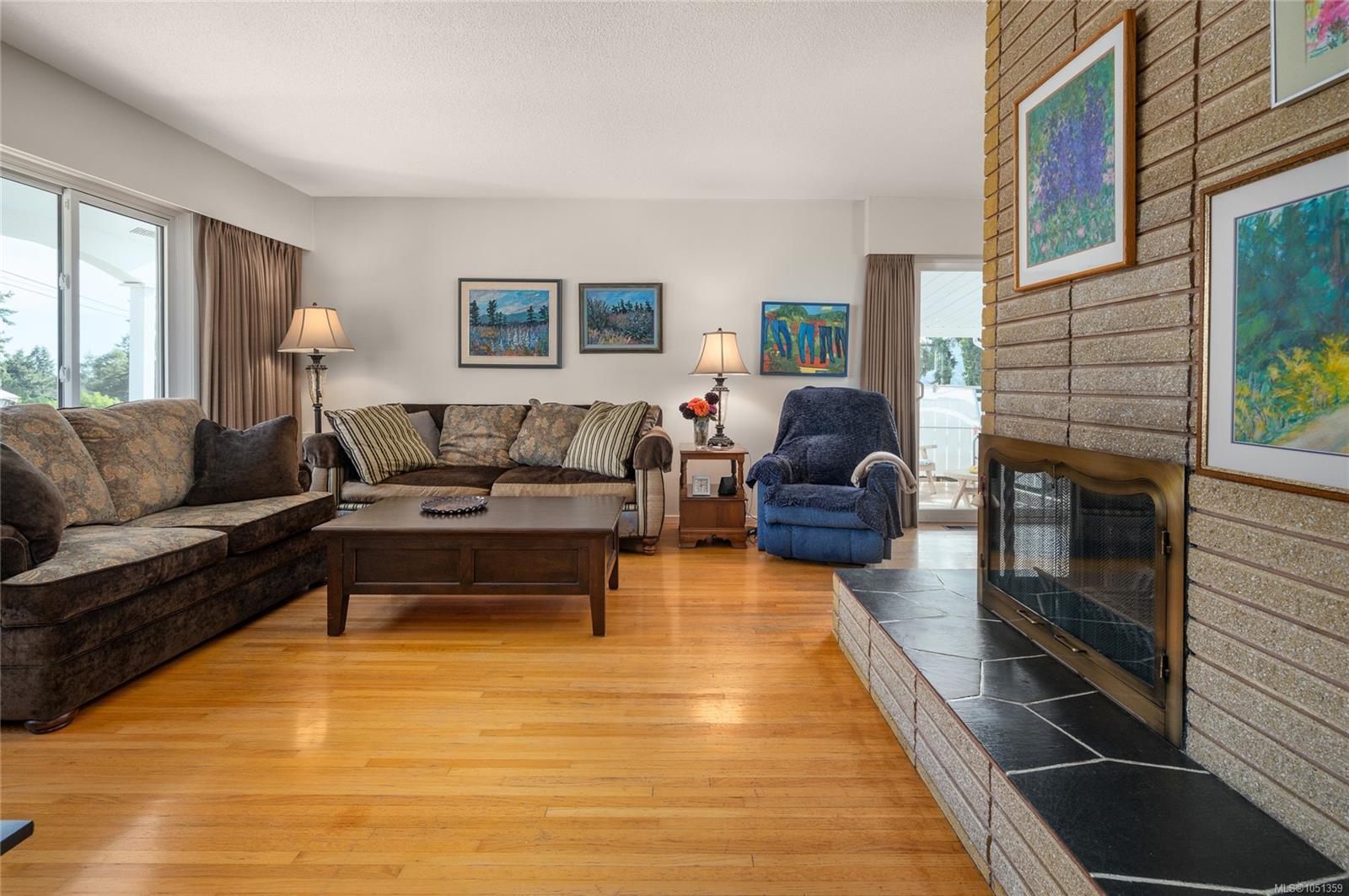 2061 Forest Dr — listing photo 7 of 44