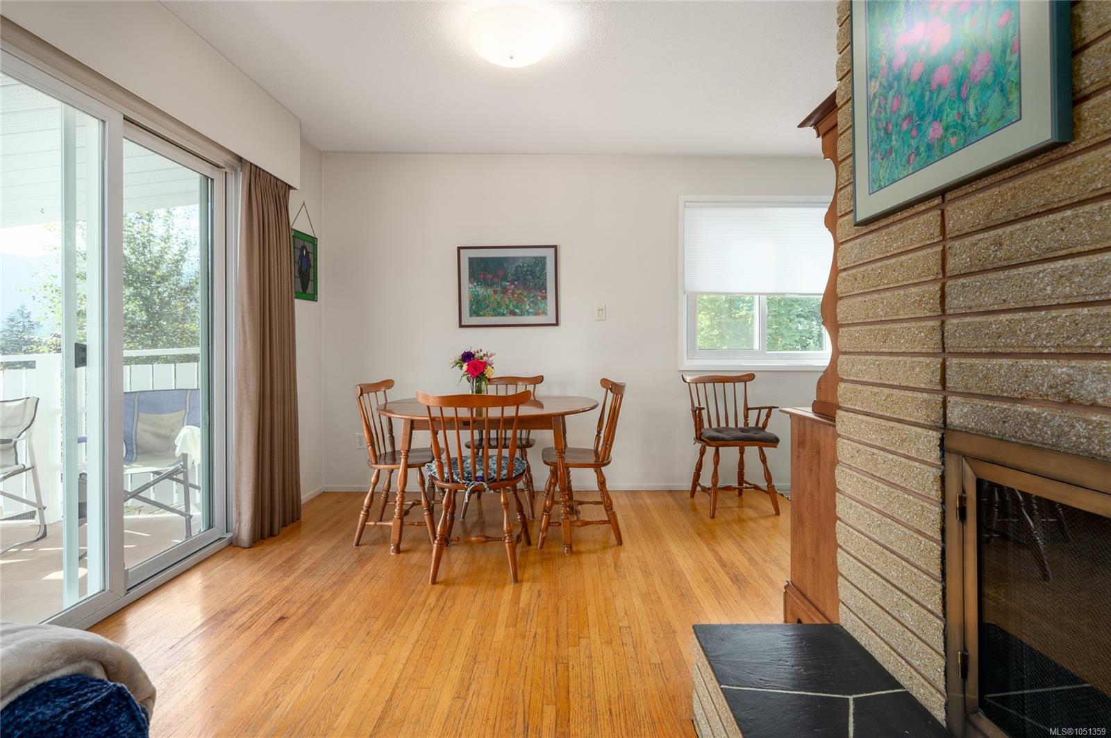 2061 Forest Dr — listing photo 9 of 44