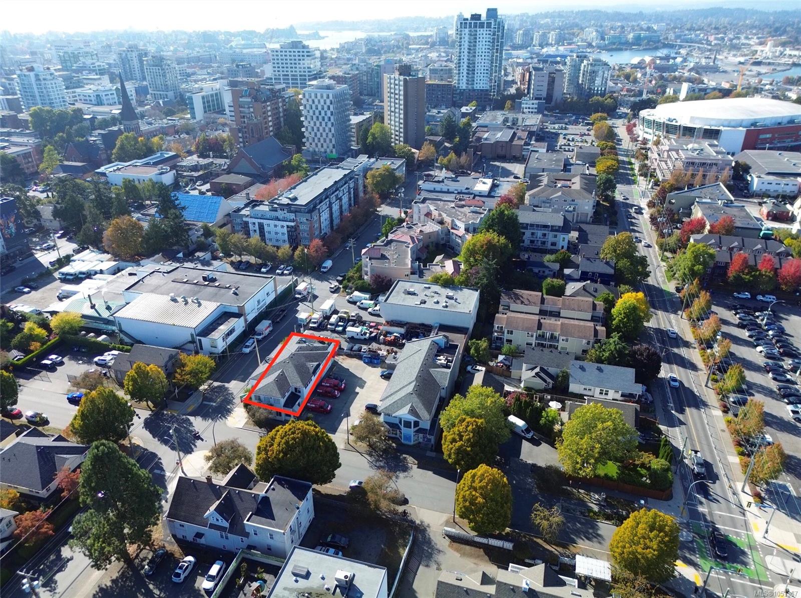 1806 Vancouver St — listing photo 3 of 5