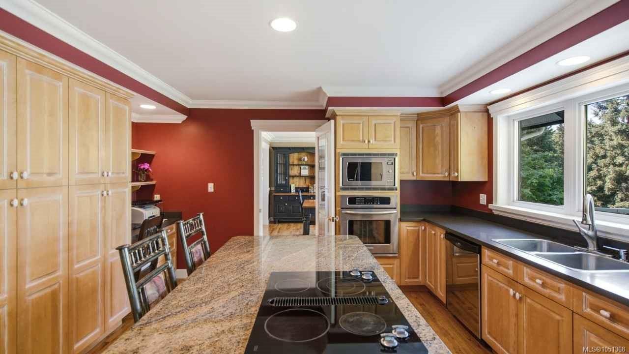 302 Roland Rd — listing photo 13 of 57