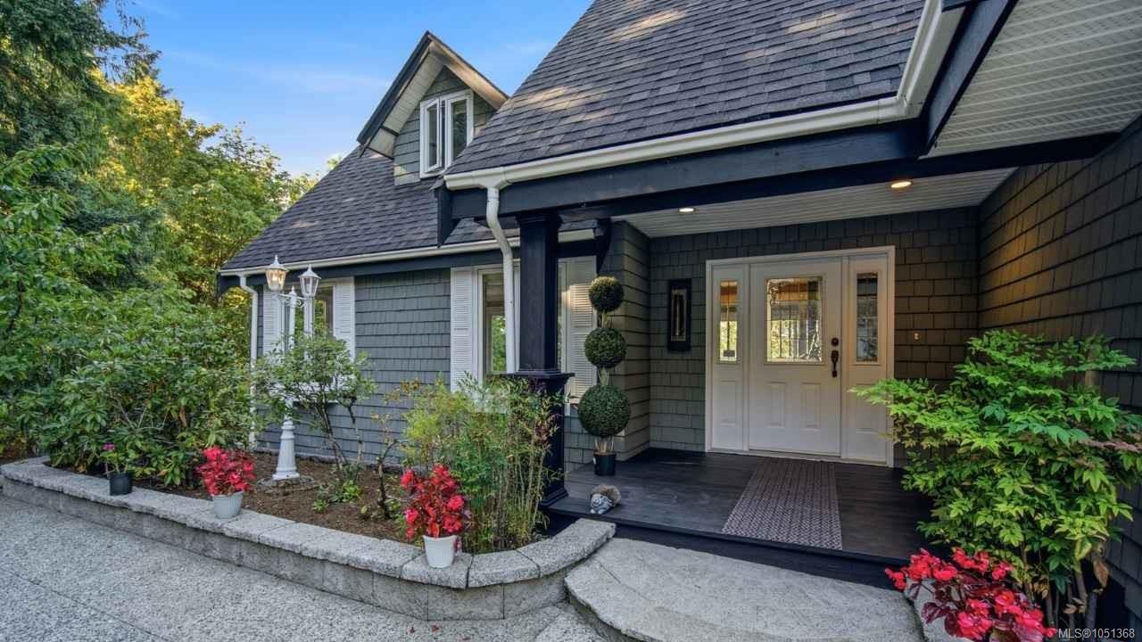 302 Roland Rd — listing photo 4 of 57