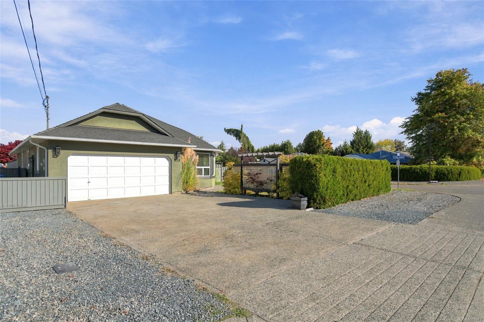 878 Temple St — listing photo 13 of 50