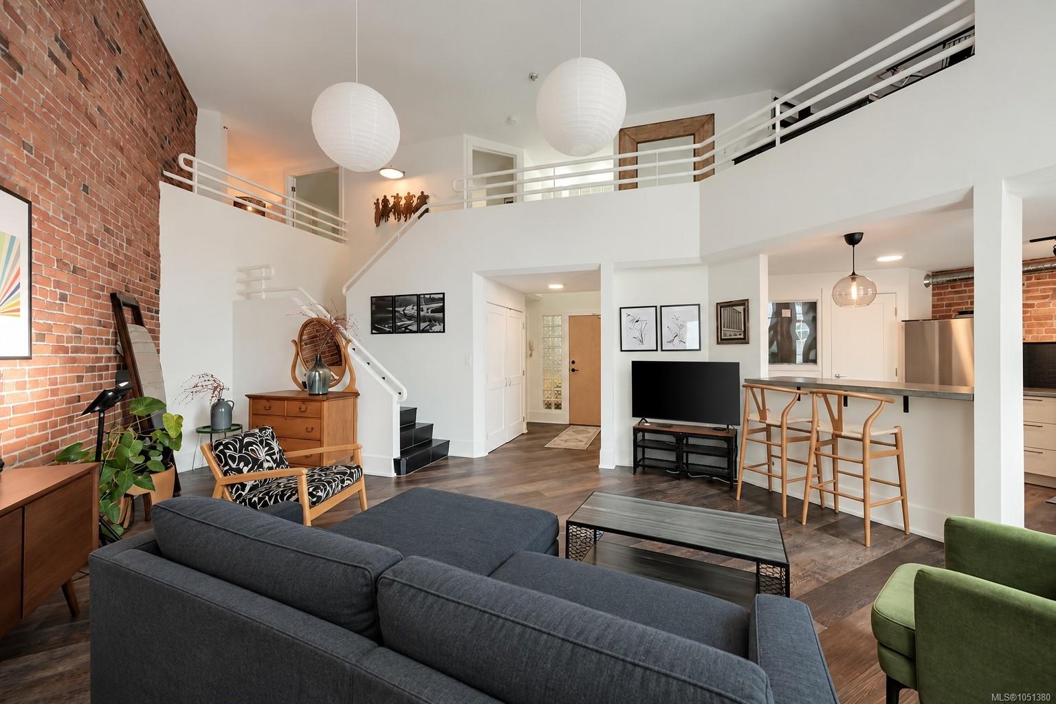 302-1407 Government St — listing photo 11 of 41