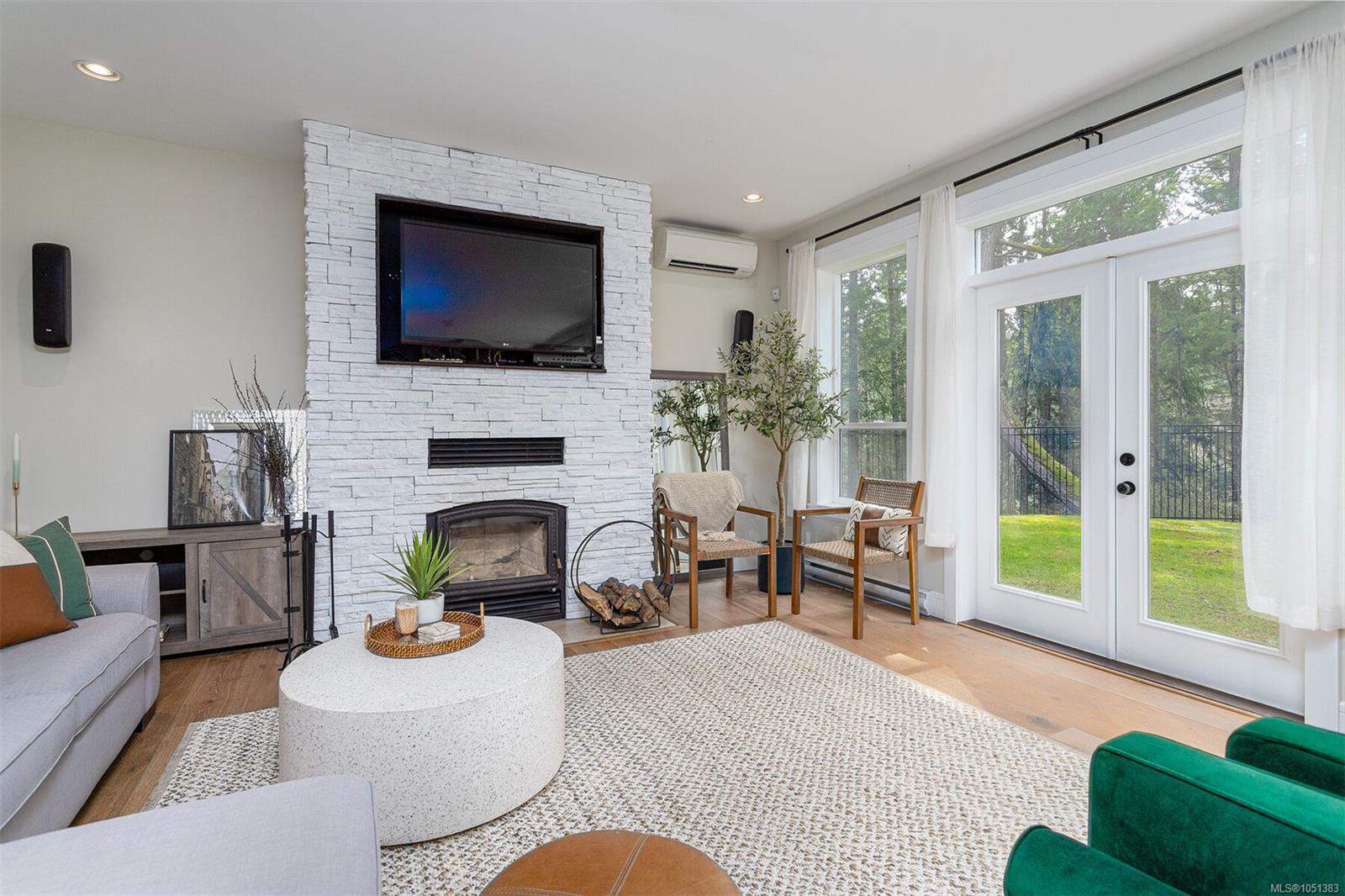 1622 Millstream Rd — listing photo 11 of 42