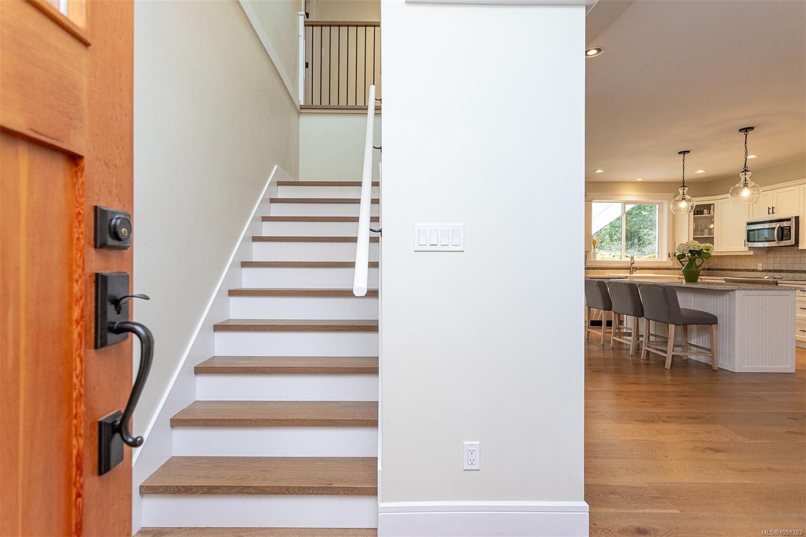 1622 Millstream Rd — listing photo 6 of 42