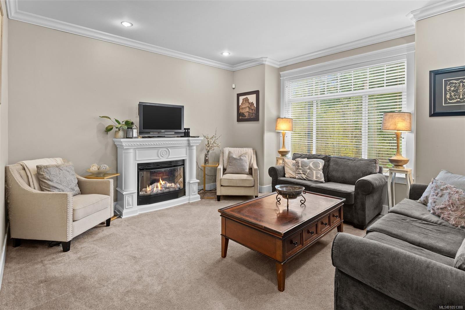 2026 Hannington Rd — listing photo 14 of 44