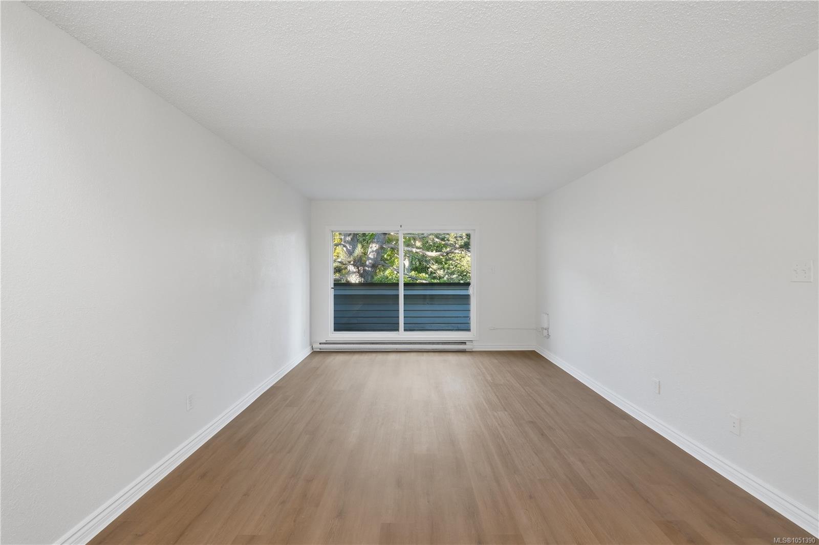 411-909 Pembroke St — listing photo 11 of 33