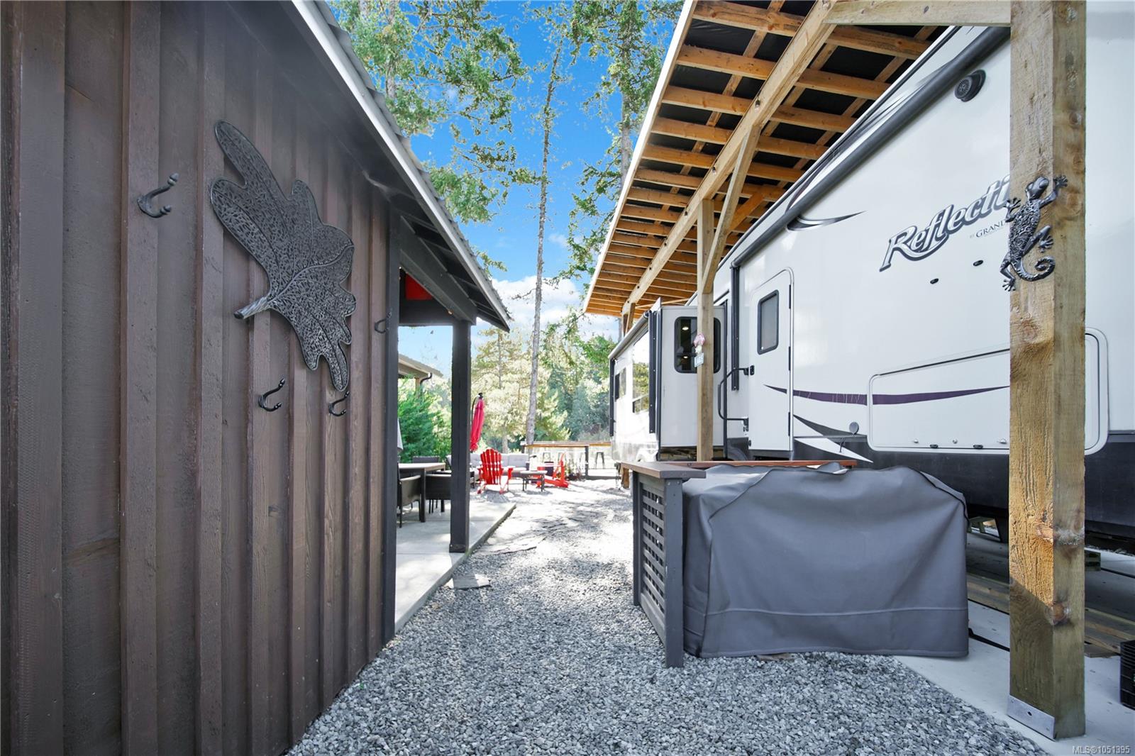 25-10750 Central Lake Rd — listing photo 4 of 44