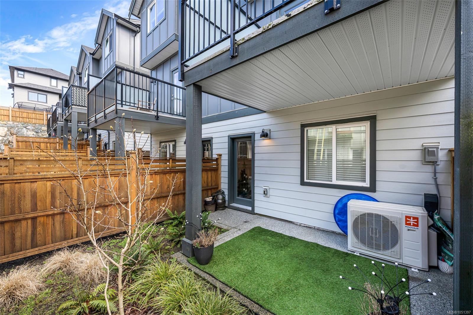 1489 Stella Lane — listing photo 4 of 30