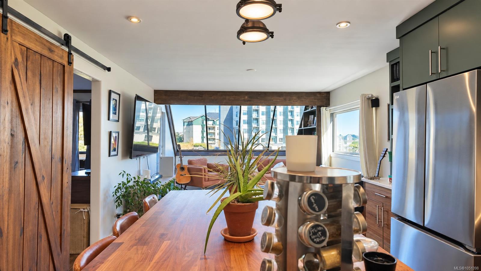 205-2740 Island Hwy — listing photo 11 of 36