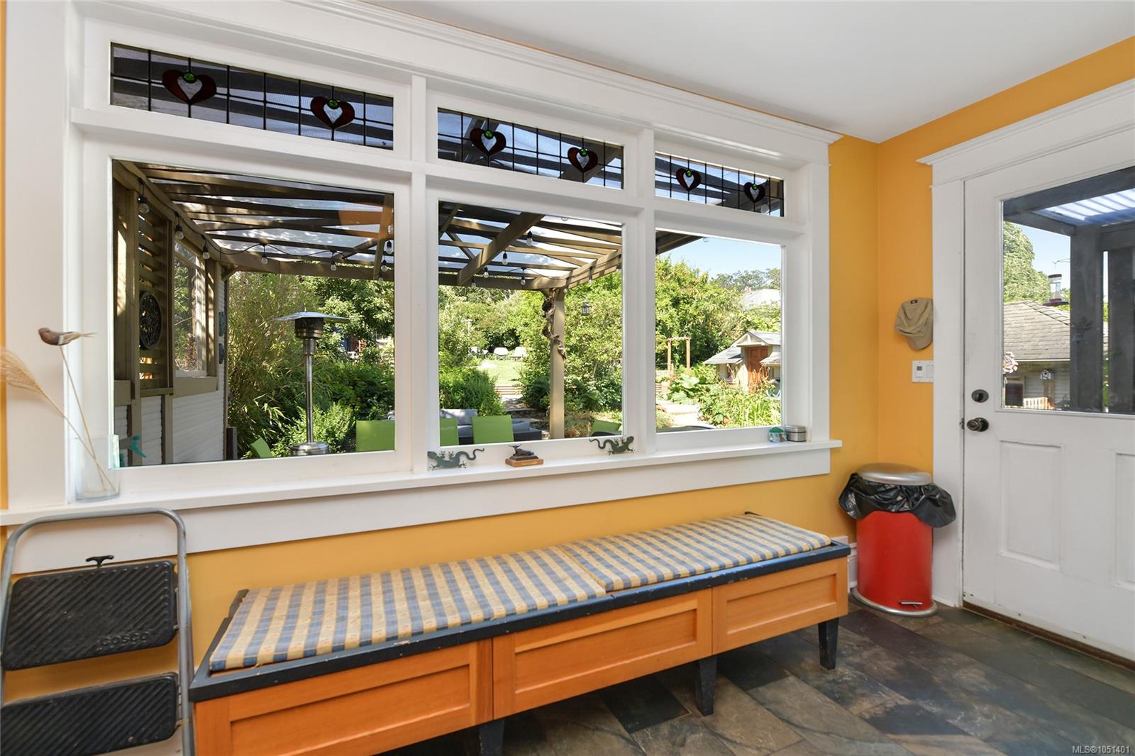 566 Gorge Rd — listing photo 12 of 31