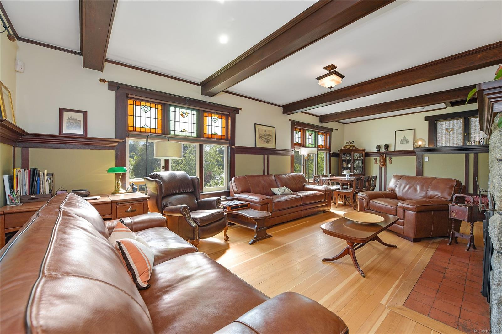 566 Gorge Rd — listing photo 6 of 31