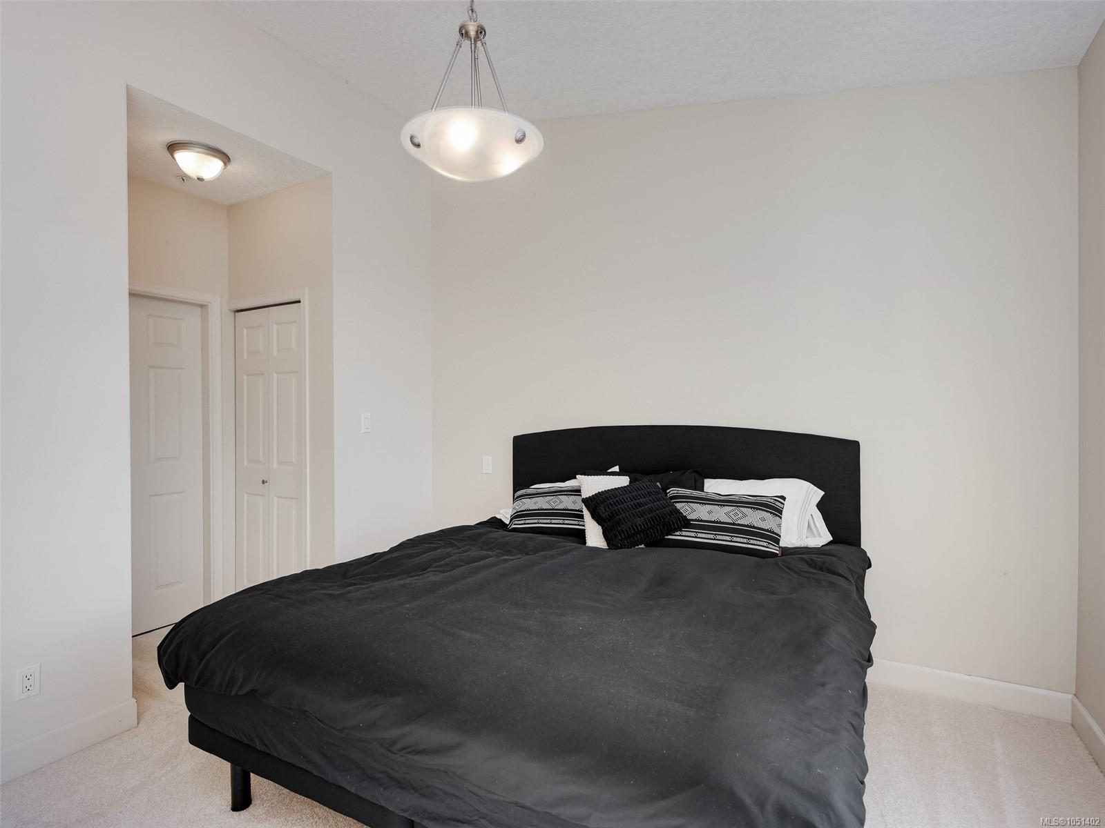 407-1156 Colville Rd — listing photo 14 of 27