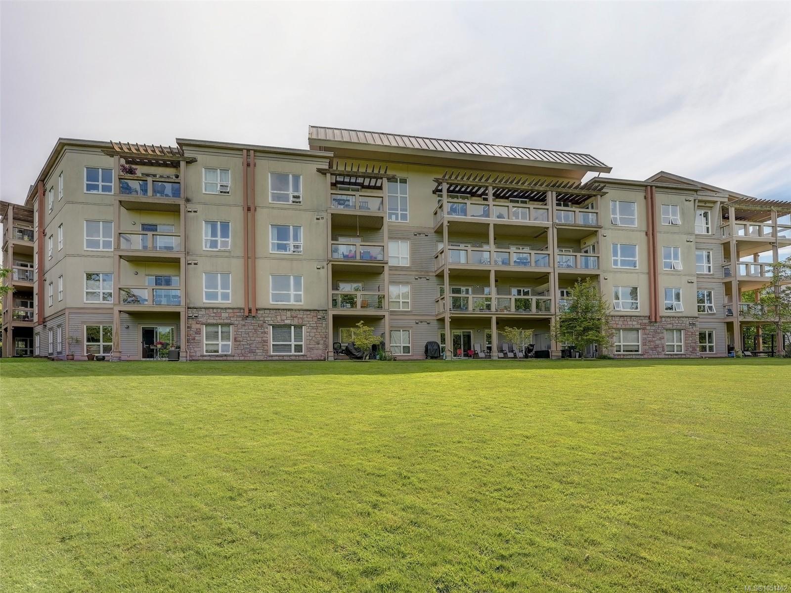 407-1156 Colville Rd — listing photo 3 of 27