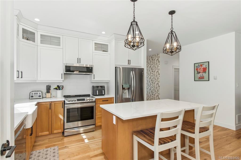 782 Salal St — listing photo 7 of 39