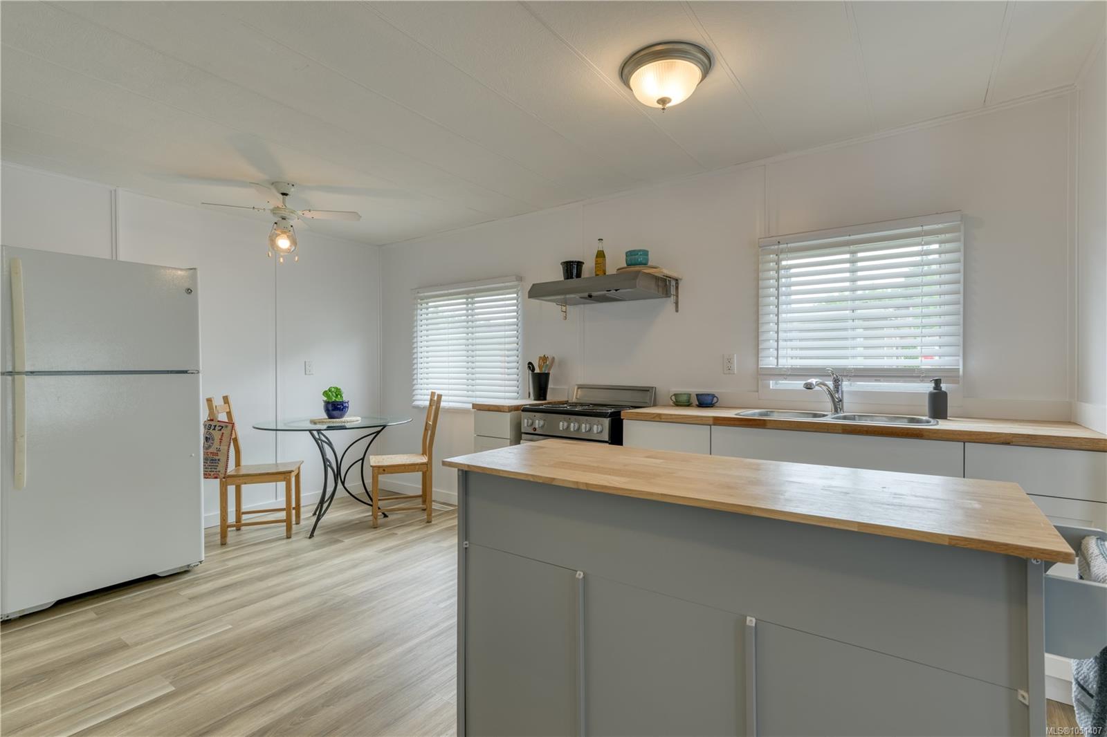 56-5250 Beaver Harbour Rd — listing photo 9 of 21