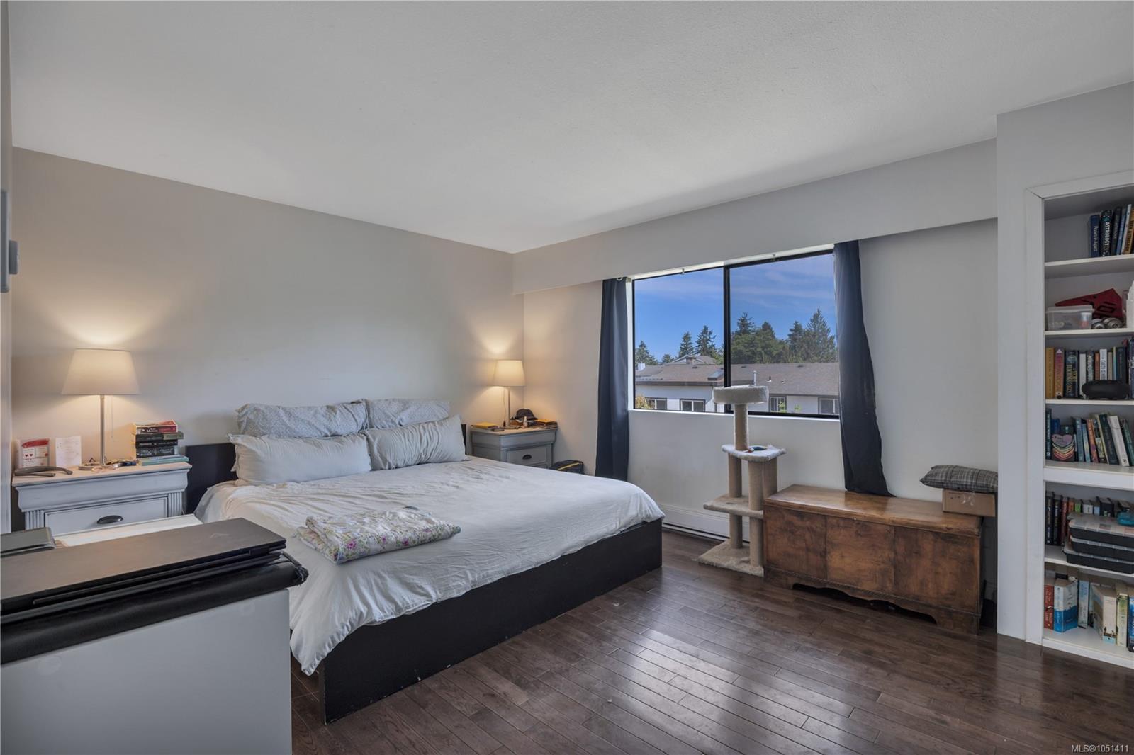1591 Sharon Pl — listing photo 11 of 22