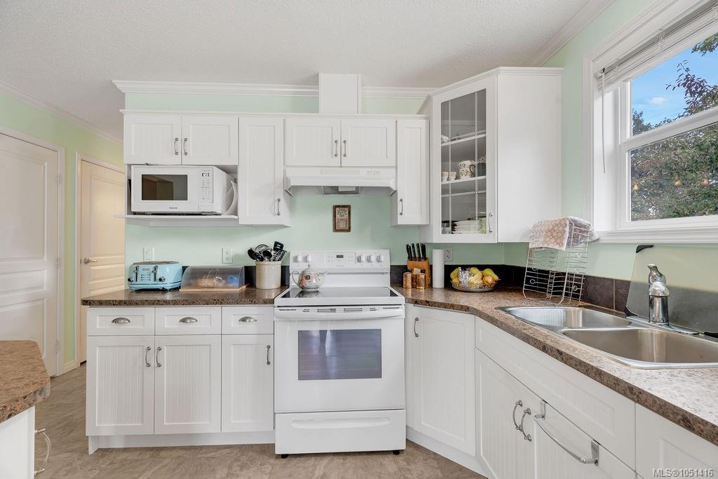 2734 Yellow Point Rd — listing photo 4 of 89