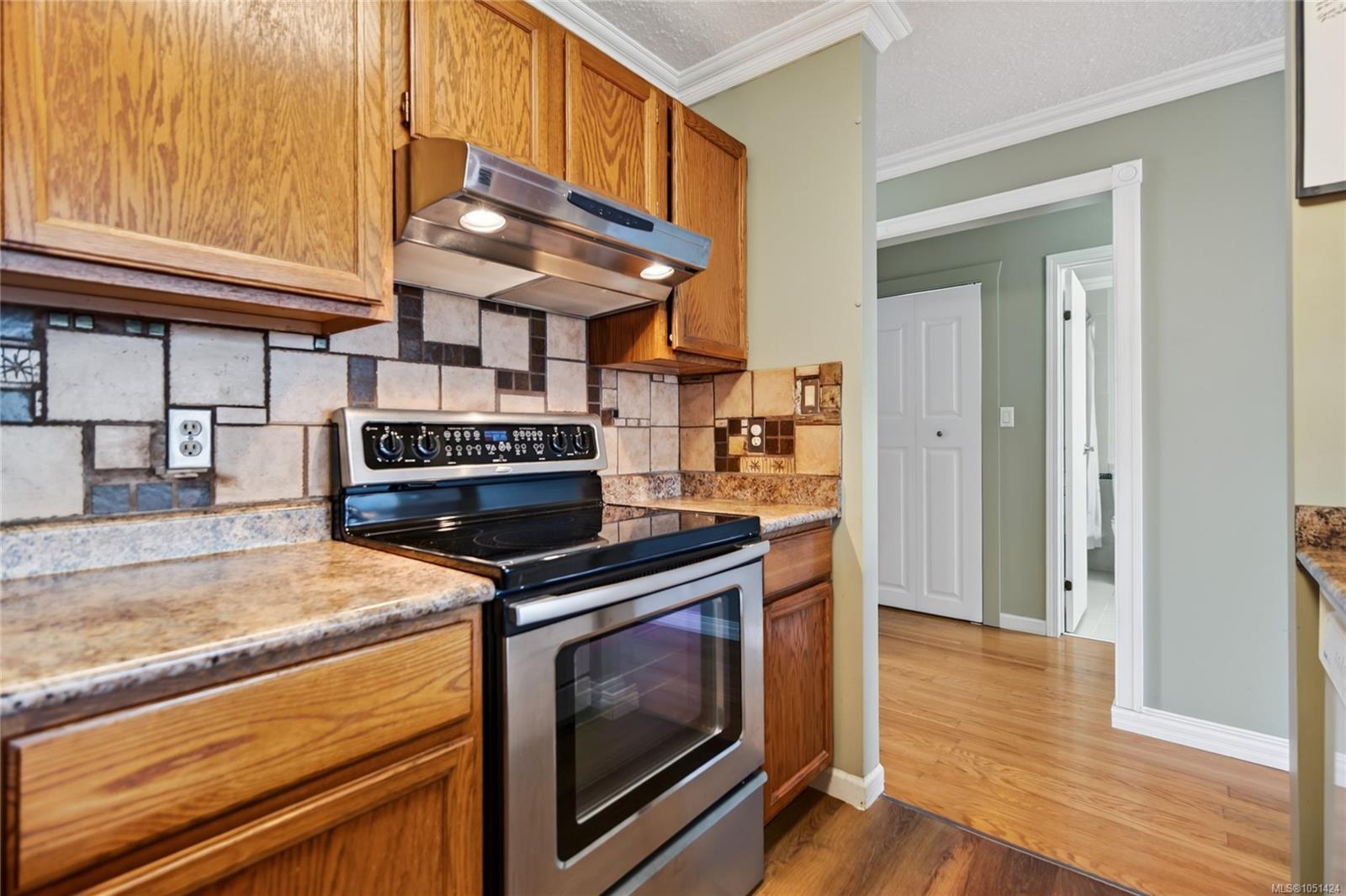 108-2740 Island Hwy — listing photo 14 of 24