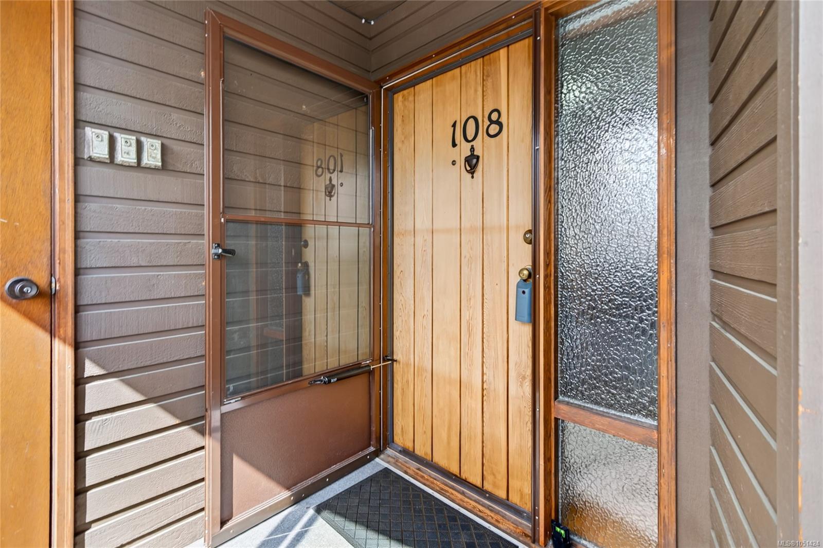 108-2740 Island Hwy — listing photo 10 of 24