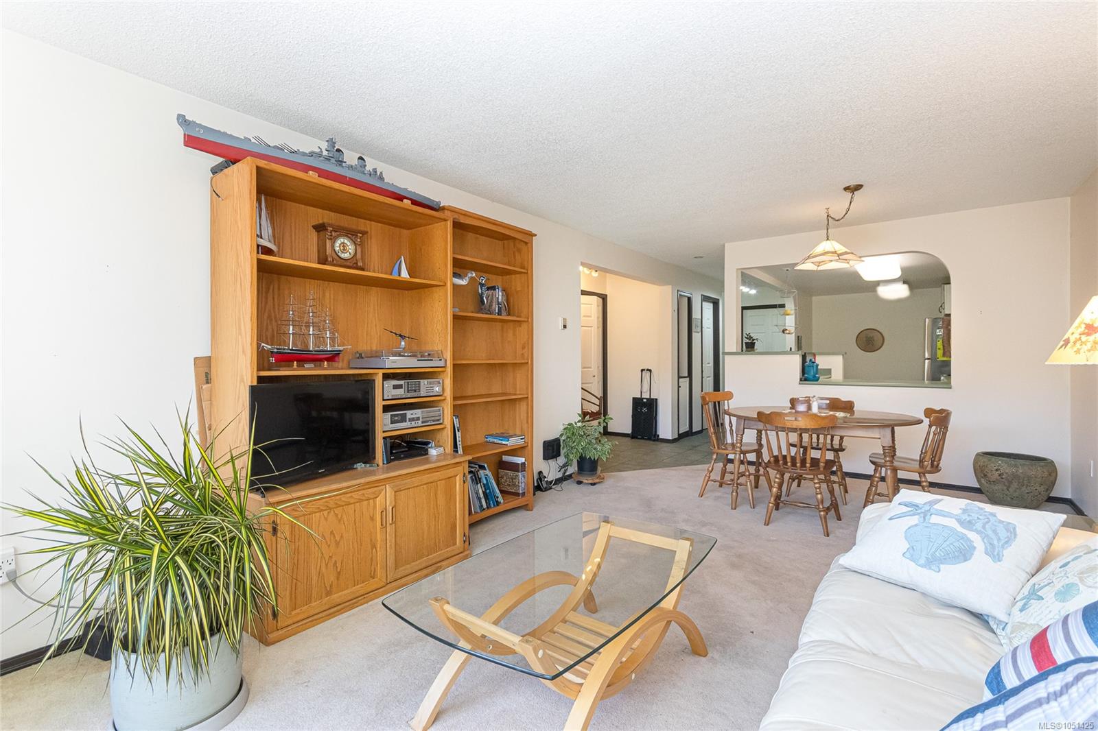 105-10461 Resthaven Dr — listing photo 8 of 27