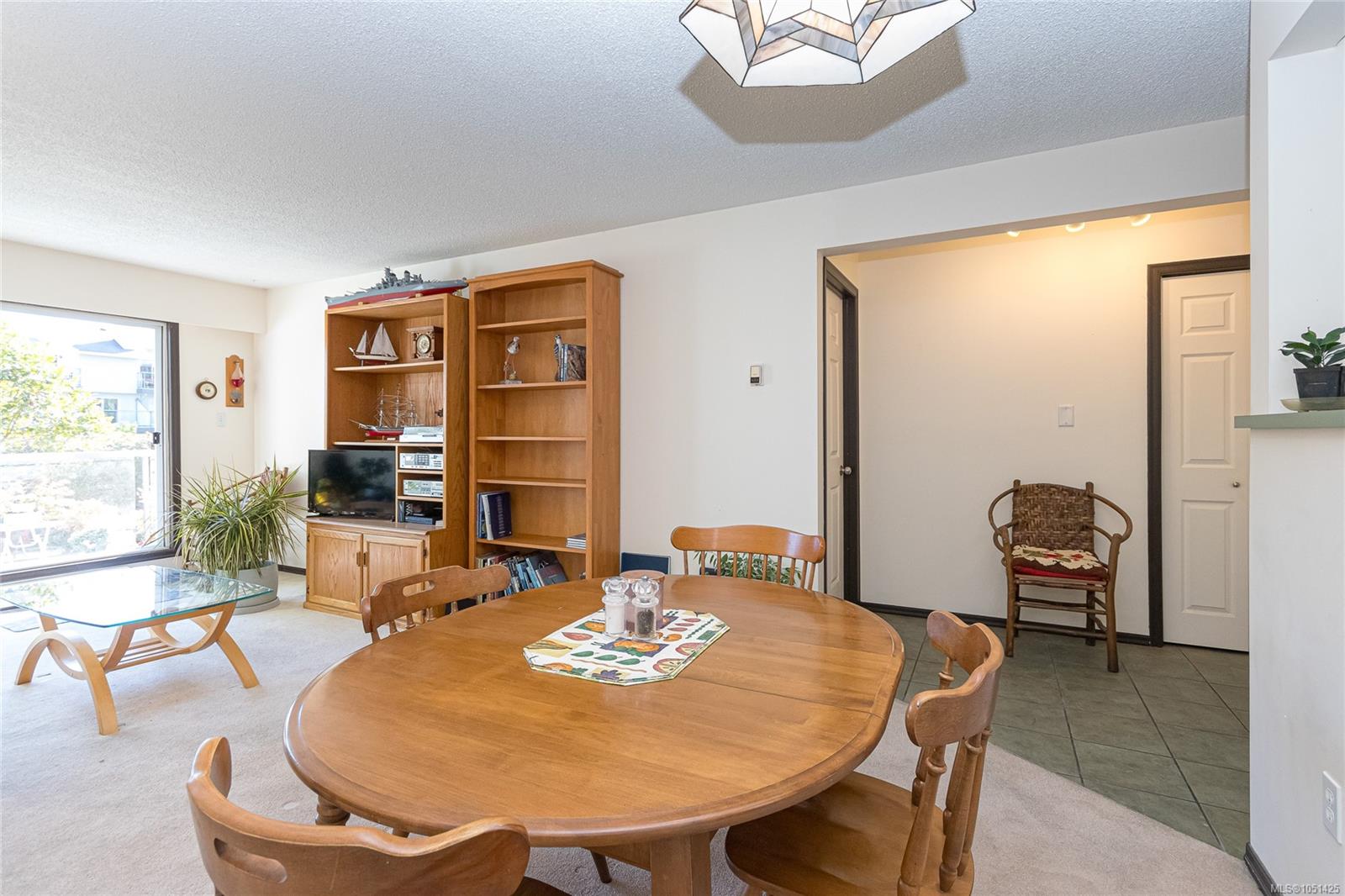 105-10461 Resthaven Dr — listing photo 10 of 27