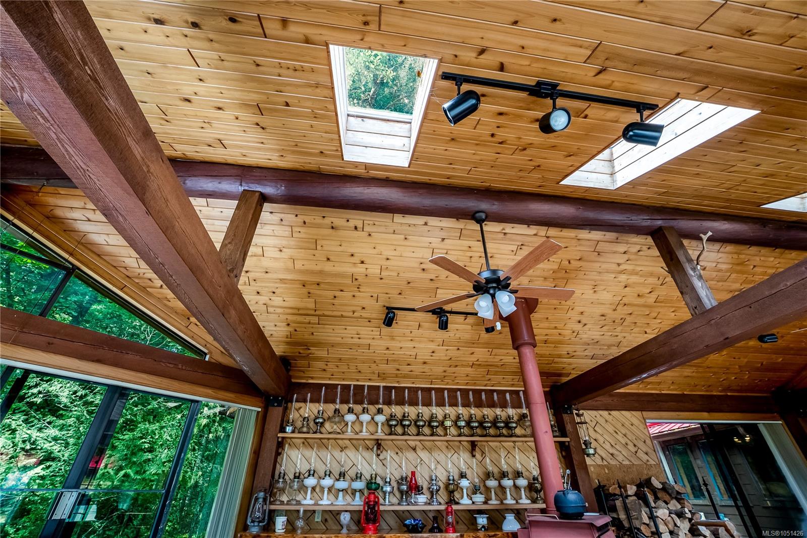 1698 Millstream Rd — listing photo 13 of 38