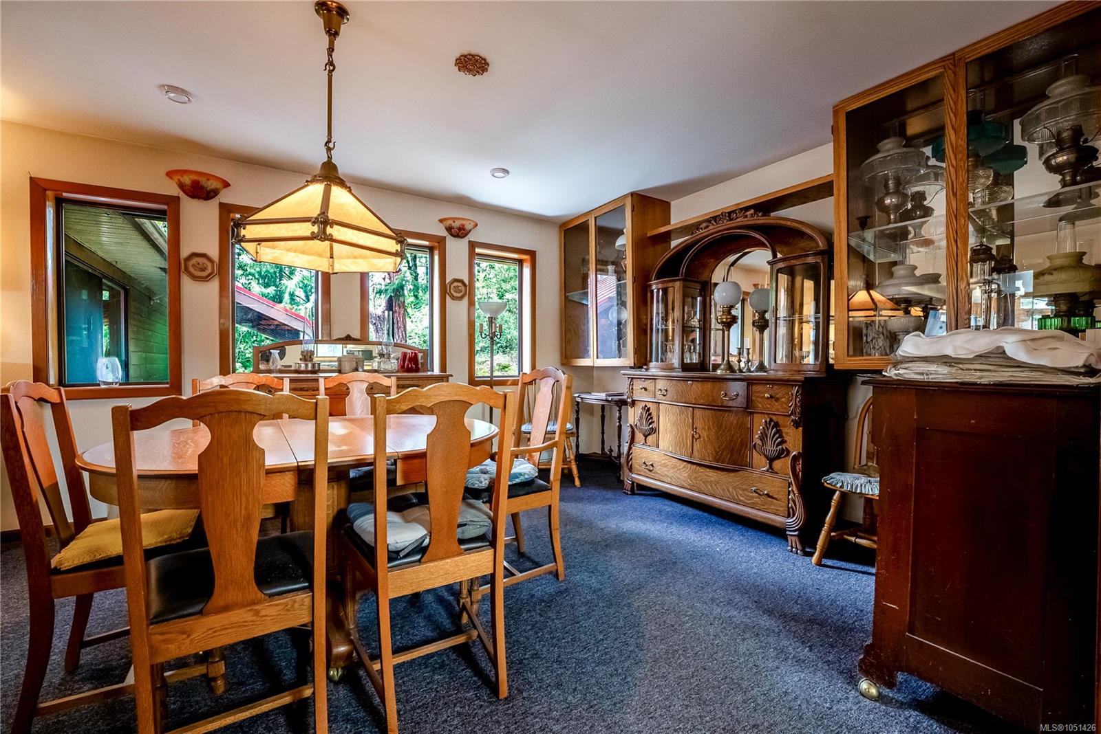1698 Millstream Rd — listing photo 10 of 38