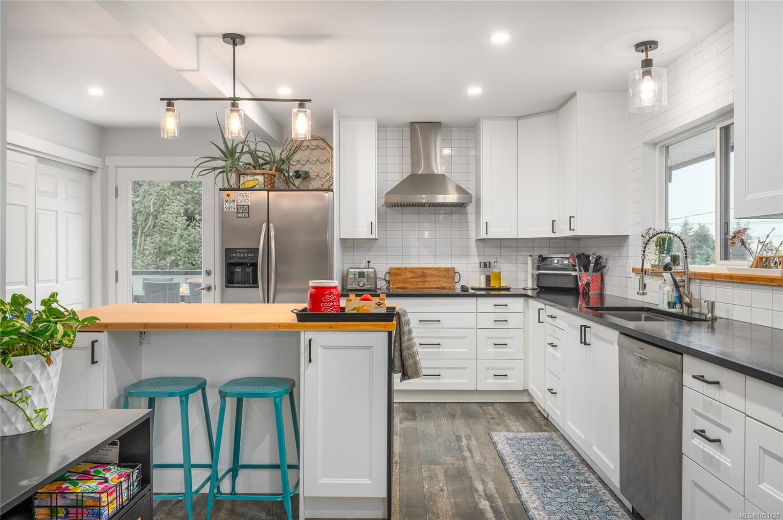 262 Villa Rd — listing photo 13 of 43