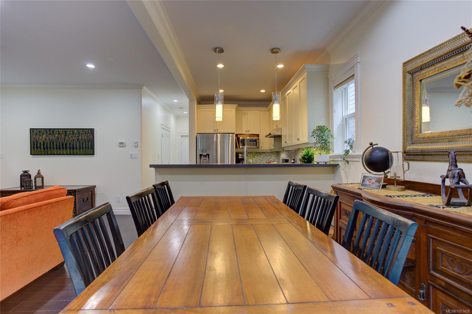 3706 Cornus Crt — listing photo 11 of 43